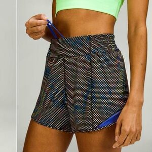 RARE Lululemon Limited Edition Reflective Hotty Hot Shorts Multi Psychic. Size 4